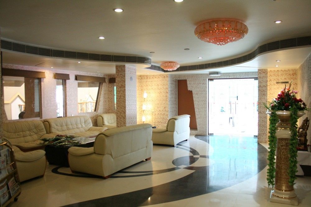 Epsilon Hotel Ahmedabad Exterior photo